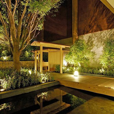 Hakone Tokinoshizuku Hotel Kültér fotó A Japanese garden at night